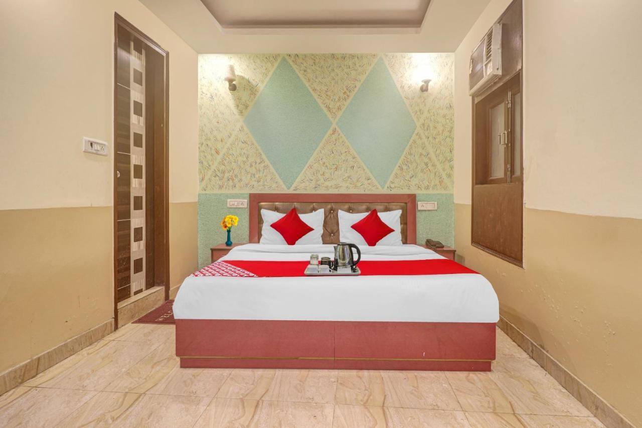 Hotel O Near Ambience Mall
